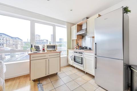 2 bedroom flat to rent - Hopton Road, Woolwich, London, SE18