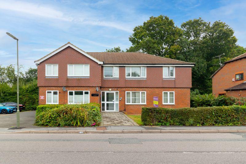 Harrow Road, Warlingham 2 bed apartment for sale £275,000