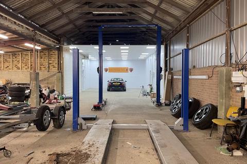 Garage to rent - Lydens Lane, Edenbridge