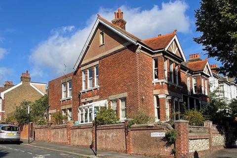317 Ditchling Road, Brighton, BN1 6JJ