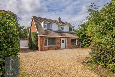 4 bedroom chalet for sale, Holt Road, Horsford, Norwich