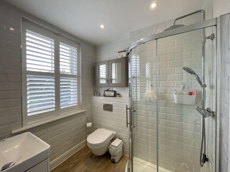 2nd En-Suite Shower
