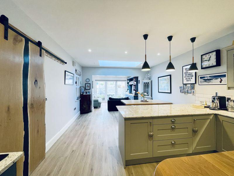 Kitchen / Dining /