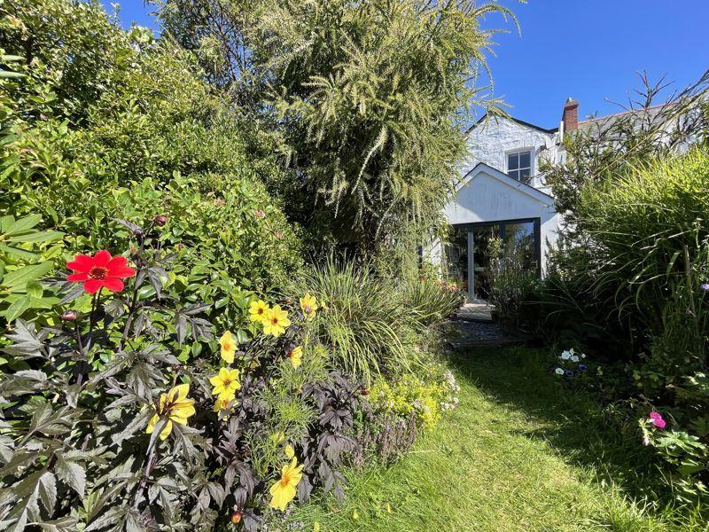 Sunny Garden