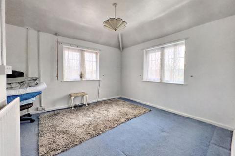 1 Hollyfield Crescent, Sutton Coldfield, B75 7SW