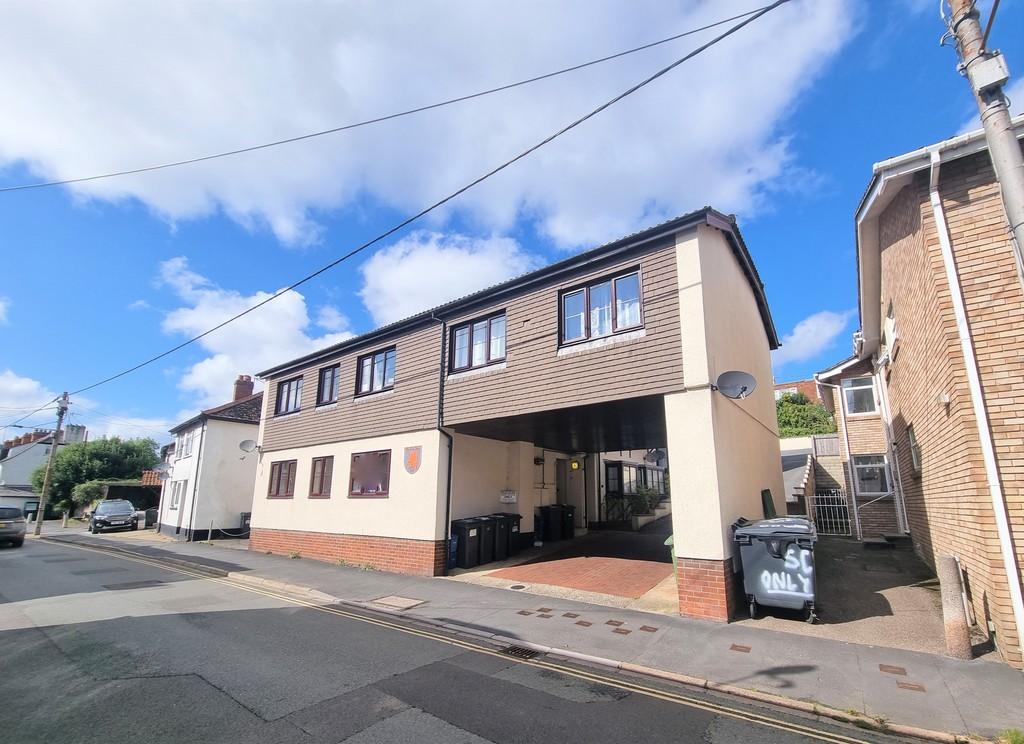 Red Lion Place, Old Town Street, Dawlish EX7 1 bed apartment for sale