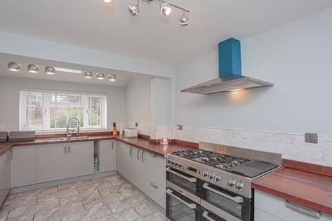 4 bedroom detached house for sale, Tadmarton Road, Bloxham