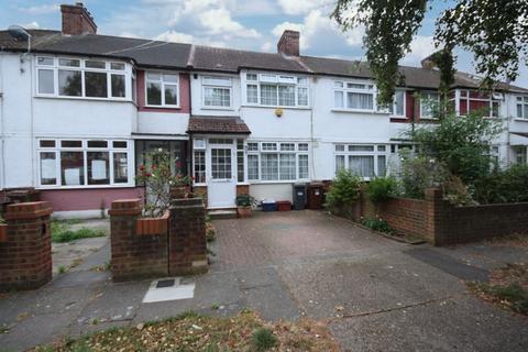3 bedroom terraced house for sale, Wentworth Road, Southall