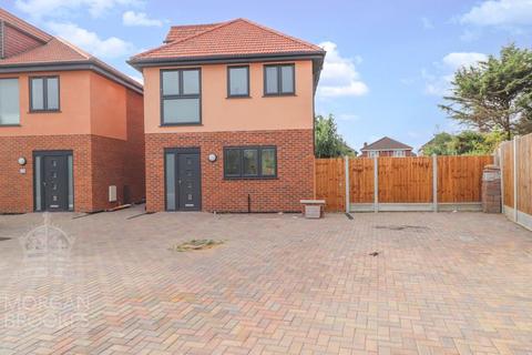 4 bedroom detached house for sale, Station Approach, Canvey Island