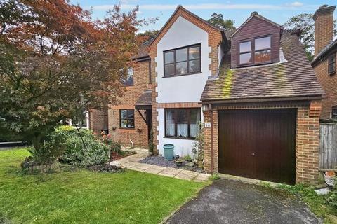 30 Copperfields, High Wycombe, HP12 4AN