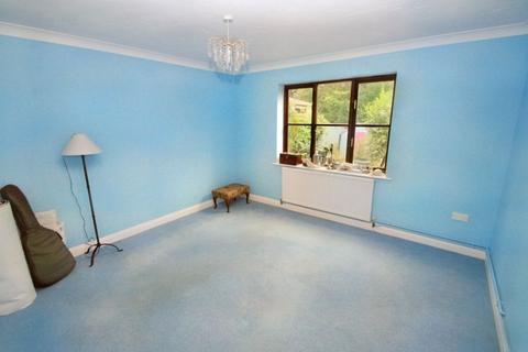 30 Copperfields, High Wycombe, HP12 4AN