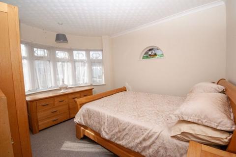 2 bedroom semi-detached bungalow for sale, The Ryde, Leigh-On-Sea SS9