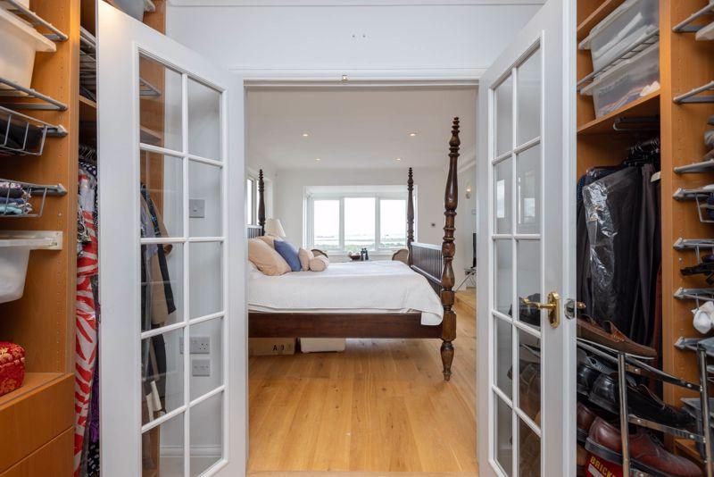 Bed 1 from Dressing