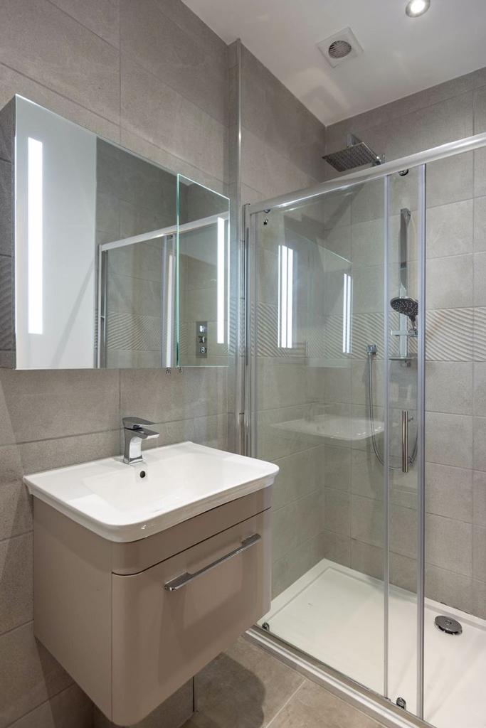 Bed 2 En Suite