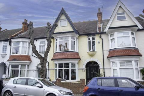 5 bedroom terraced house for sale, Oakleigh Park Drive, Leigh-On-Sea SS9