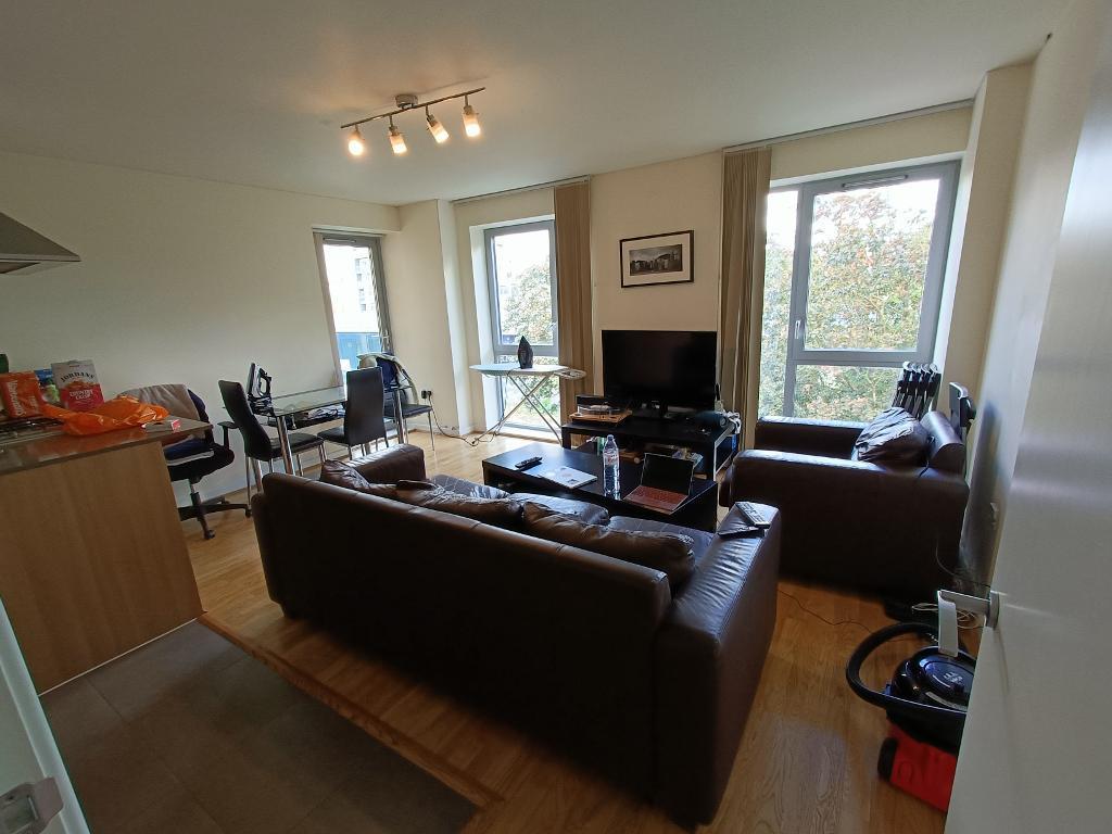 Apartment in Shadwell, Aldgate - View 3