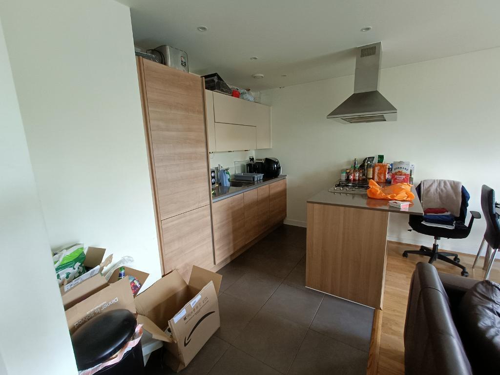 Apartment in Shadwell, Aldgate - View 4