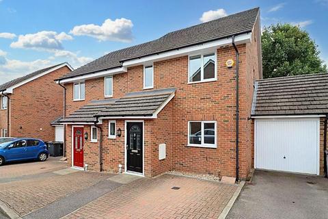4 bedroom semi-detached house for sale - Cullen Close, Luton, LU3 1FJ