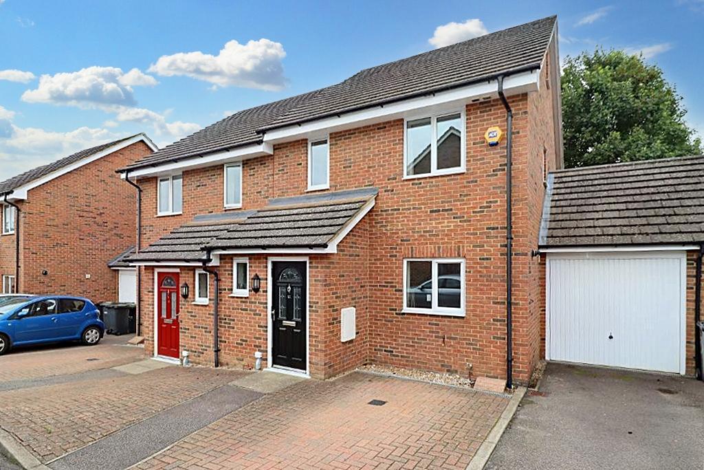 Cullen Close, Old Bedford Area... 4 bed semidetached house for sale