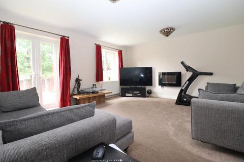4 bedroom semi-detached house for sale, Cullen Close, Old Bedford Area, Luton, Bedfordshire, LU3 1FJ