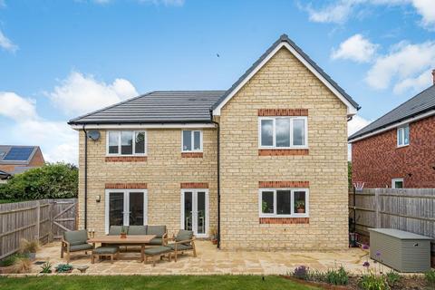undefined, Cam, Dursley GL11
