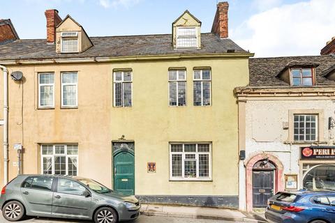 undefined, Dursley GL11