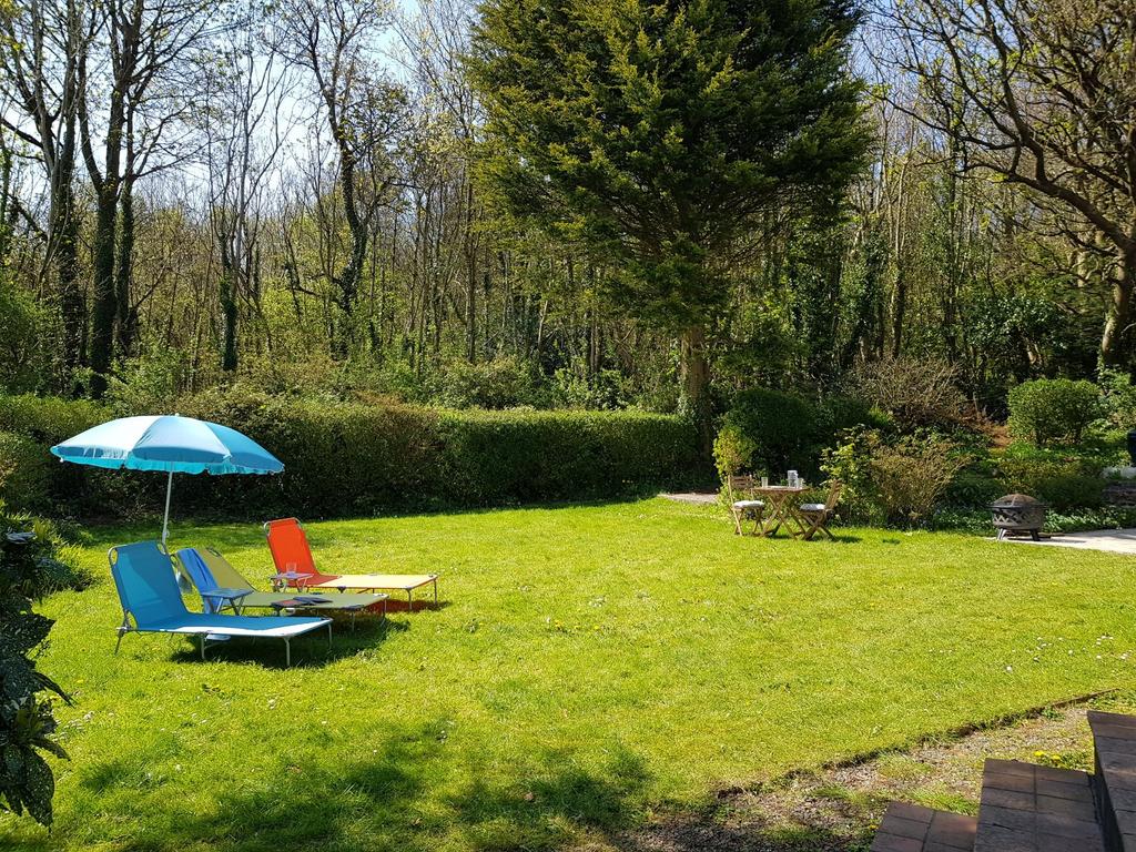 Benllech, TynyGongl, Isle of Anglesey, LL74 5 bed detached house for