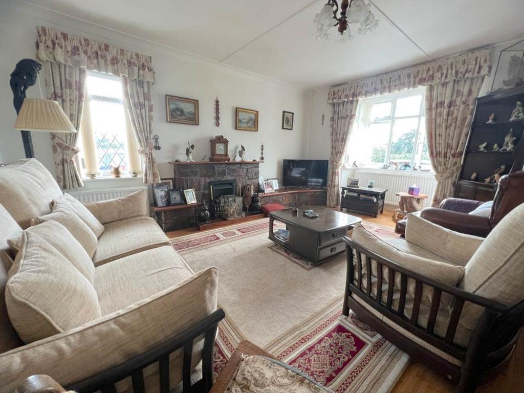 Maes Teg, New Cross, Aberystwyth 2 bed bungalow for sale £299,950