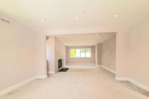 4 bedroom detached house for sale - 77A Station Road, Woburn Sands, Milton Keynes, Buckinghamshire, MK17 8SH