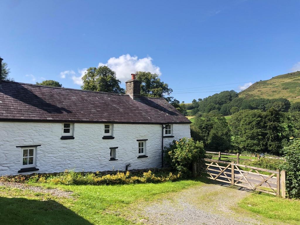 Llanddewi Brefi, Tregaron, SY25 3 bed property with land for sale £