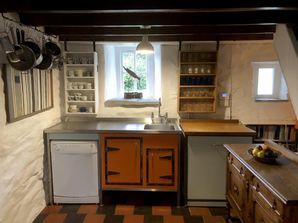 Kitchen (second image)