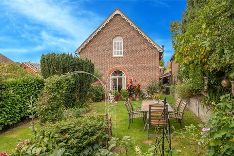 3 bedroom detached house for sale, London Road, Uckfield, East Sussex, TN22