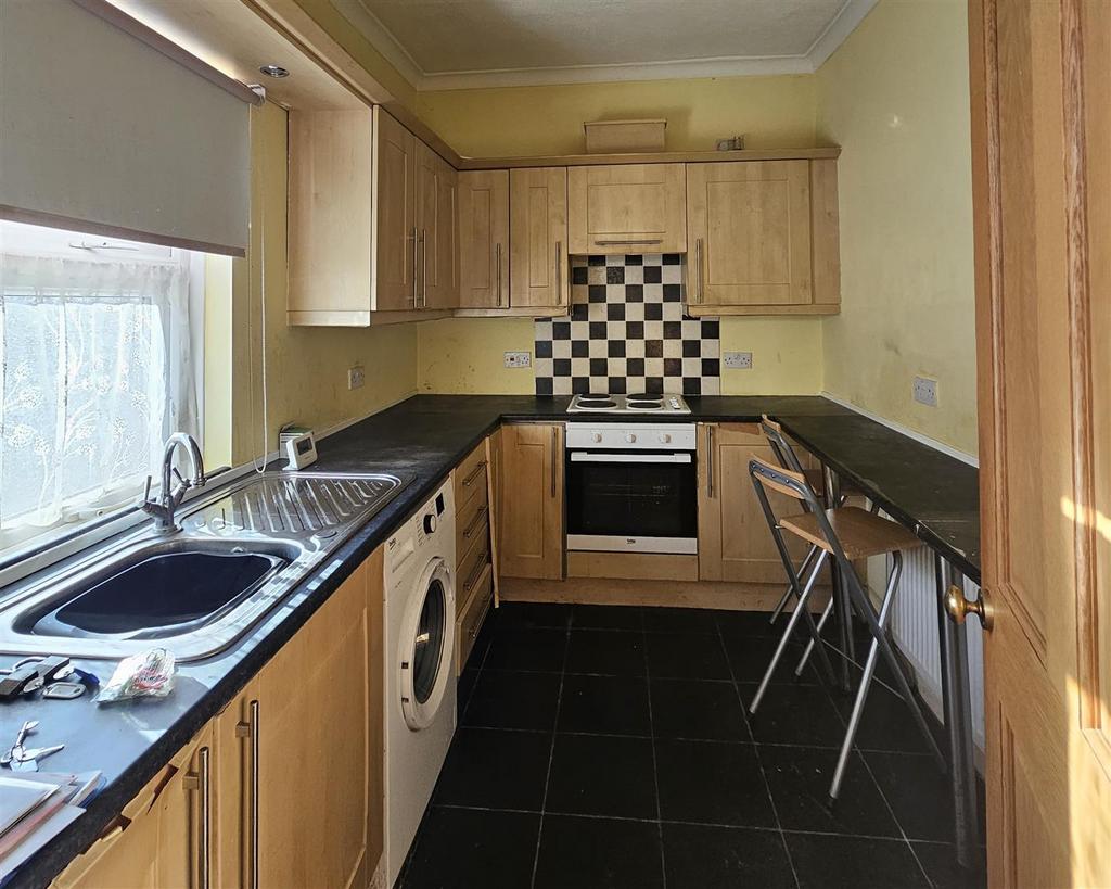 20230921 174336 1 kitchen.jpg