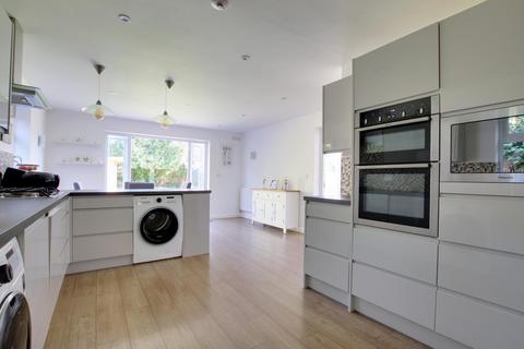 22 Chestnut Road, Brockenhurst, SO42 7RF