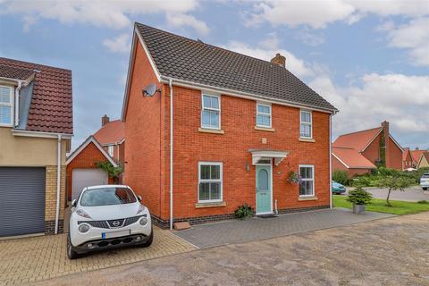 1 Betts Close, Hadleigh, Ipswich, IP7 6DW