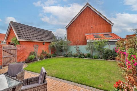 1 Betts Close, Hadleigh, Ipswich, IP7 6DW