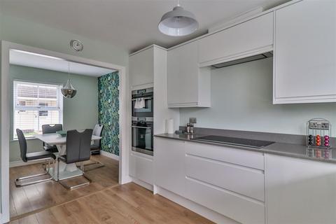 1 Betts Close, Hadleigh, Ipswich, IP7 6DW