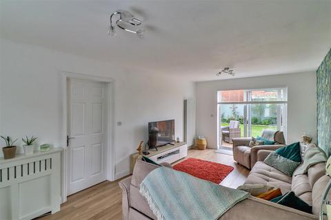 1 Betts Close, Hadleigh, Ipswich, IP7 6DW