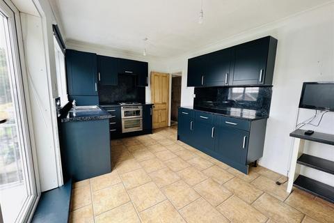 3 bedroom end of terrace house for sale, Broadmead, Killay, Swansea