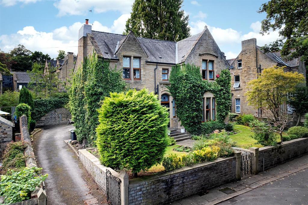 Murray Road, Edgerton 4 bed detached house for sale £525,000