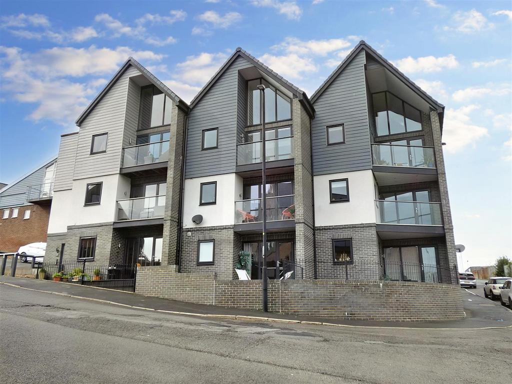 North Harbour Apts, North Shields 2 bed apartment for sale £240,000