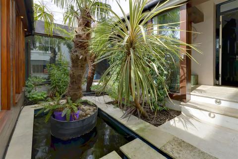 3 bedroom house for sale, Highgate West Hill, Highgate, London N6