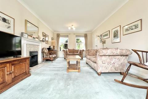 2 Bildeston Gardens, Ipswich, IP4 2UA