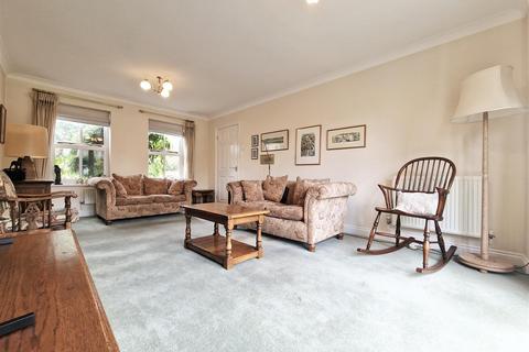 2 Bildeston Gardens, Ipswich, IP4 2UA