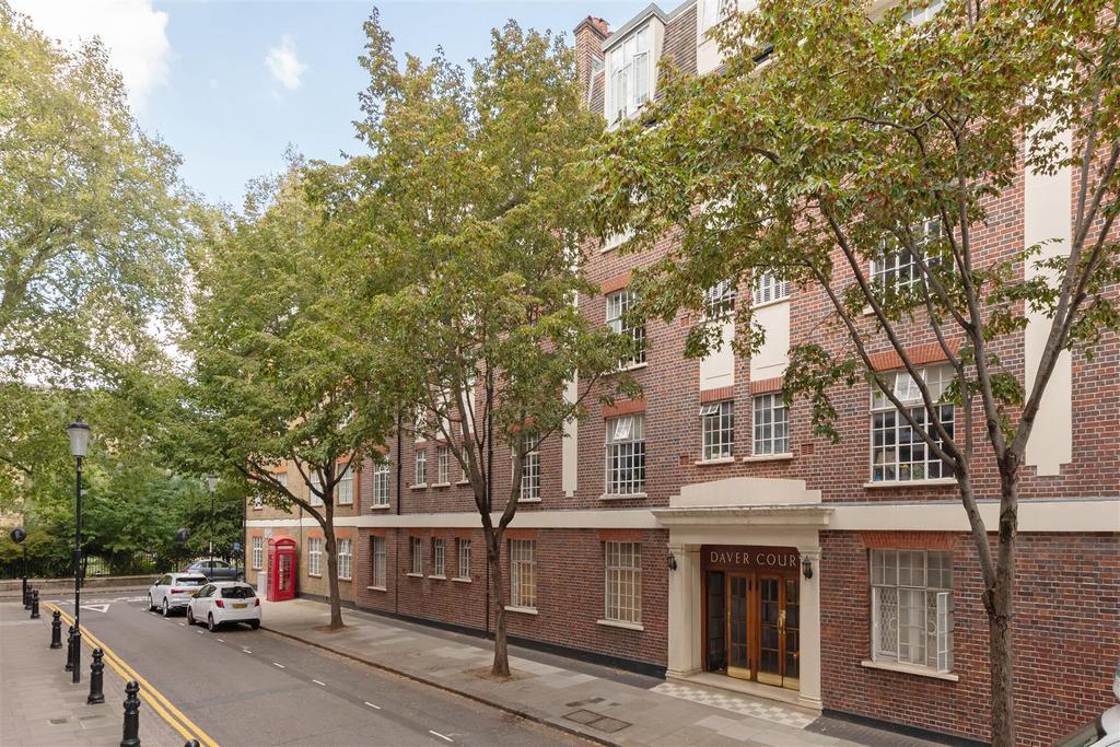 Chelsea Manor Street, Chelsea SW3. 1 bed apartment for sale £615,000