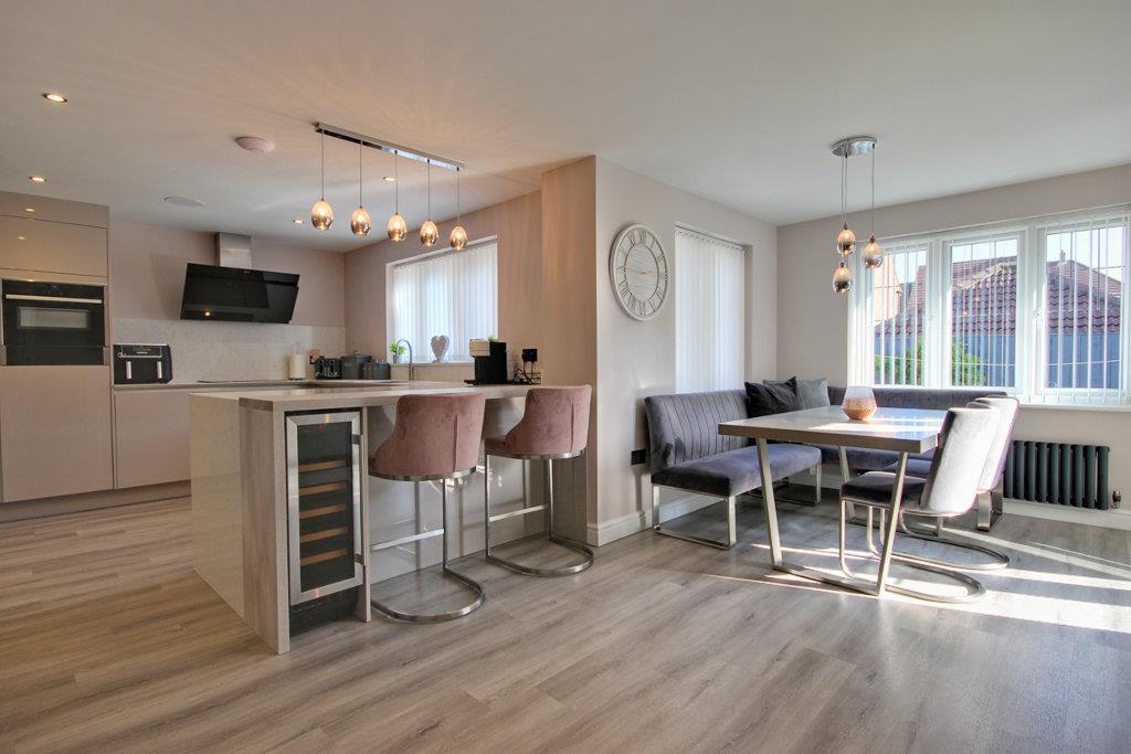 The Pines, Kingswood, Hull 4 bed detached house for sale £460,000