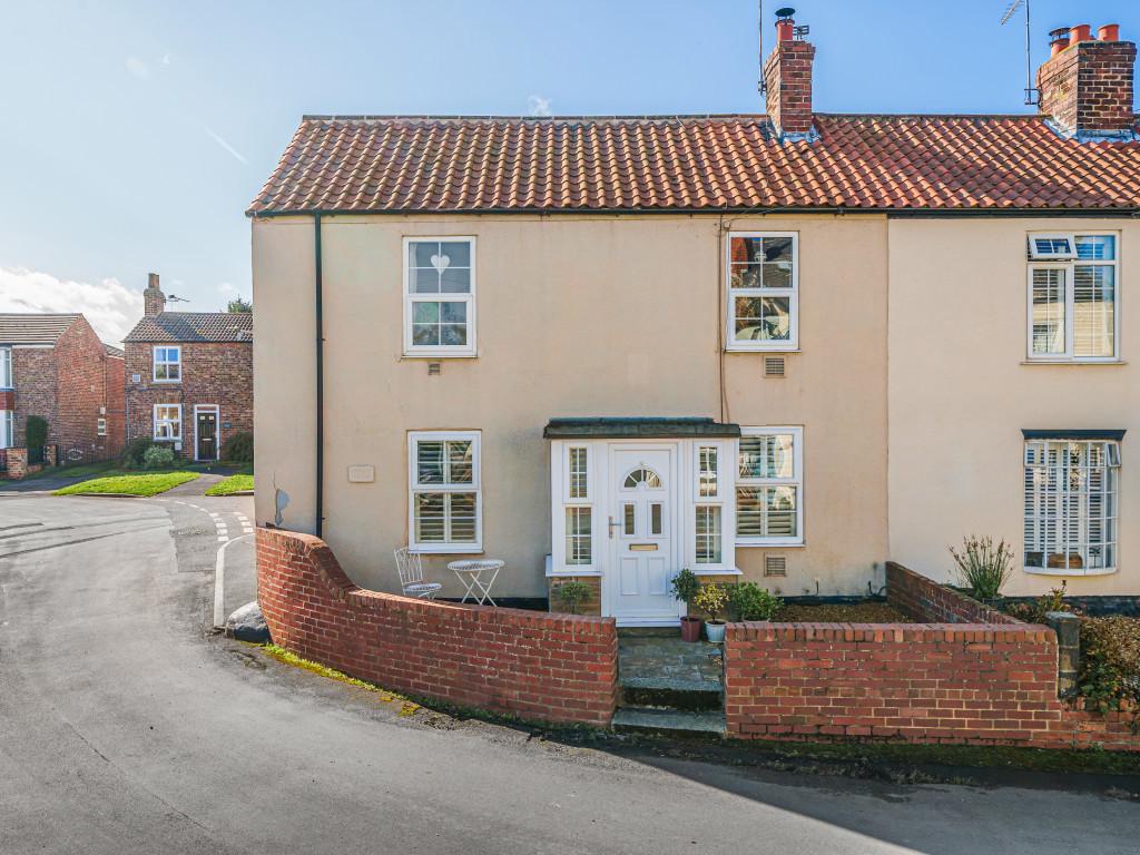 Corner House, Main Street, Ulleskelf, Tadcaster 3 bed semidetached