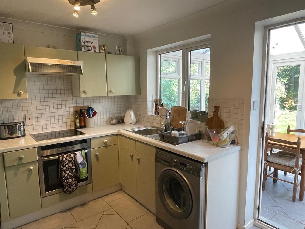 Kitchen Cont.jpg