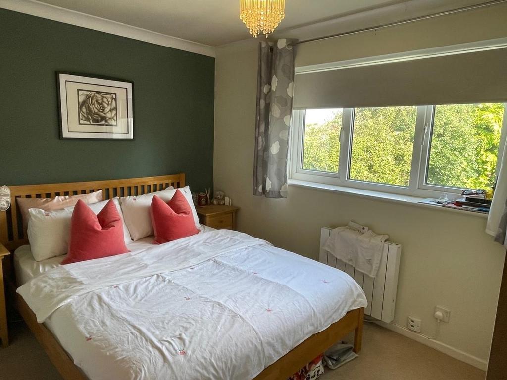 Bedroom 1.jpg