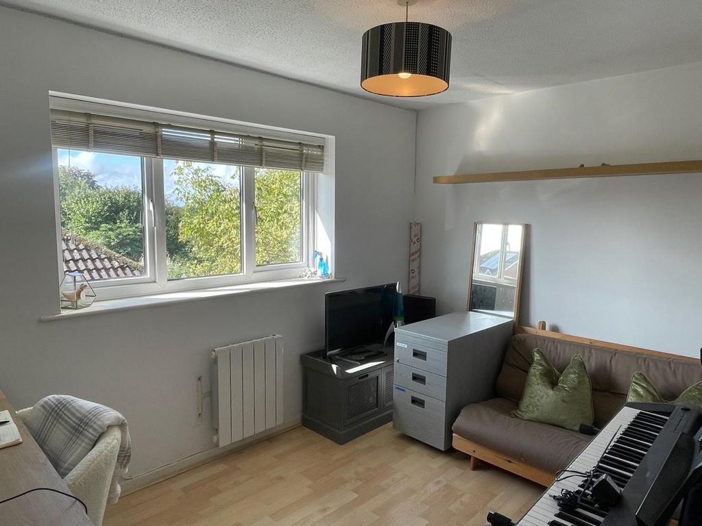 Bedroom 2.jpg